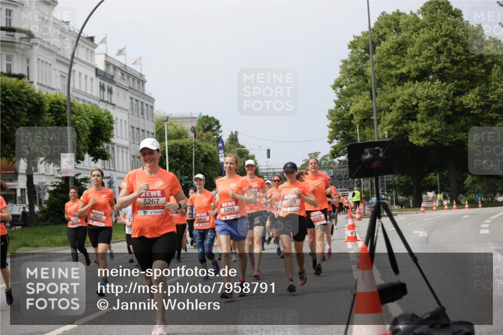 15.06.2025 - REWE Women's Run Jannik Wohlers http://msf.ph/oto/7958791 15.06.2025 09:44:35 Laufen 5620, 5267, 5459, 5299, 8, 5659, 4, 5329 meine-sportfotos.de