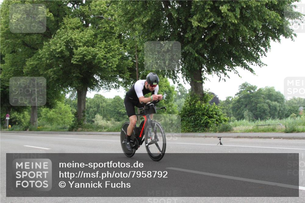 15.06.2025 - 7 Türme Triathlon Yannick Fuchs http://msf.ph/oto/7958792 15.06.2025 11:16:04 Radfahren  meine-sportfotos.de