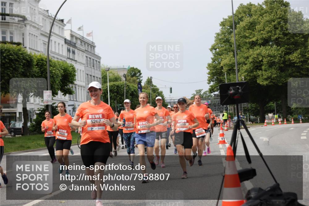 15.06.2025 - REWE Women's Run Jannik Wohlers http://msf.ph/oto/7958807 15.06.2025 09:44:36 Laufen 5138, 5620, 5267, 5299, 545, 5659, 5329 meine-sportfotos.de