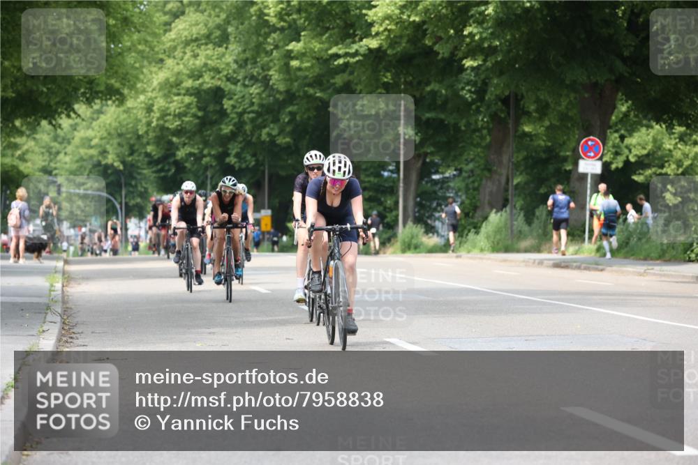 15.06.2025 - 7 Türme Triathlon Yannick Fuchs http://msf.ph/oto/7958838 15.06.2025 13:46:45 Radfahren 243, 381, 735, 752, 788, 888, 957, 968, 976, 1109, 1113 meine-sportfotos.de