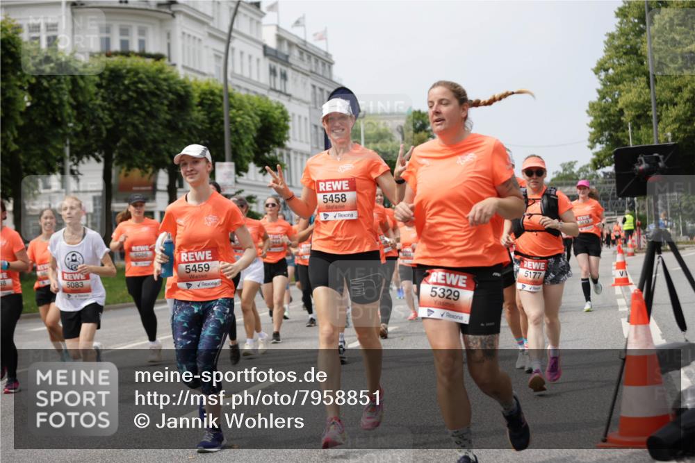 15.06.2025 - REWE Women's Run Jannik Wohlers http://msf.ph/oto/7958851 15.06.2025 09:44:39 Laufen 5086, 38, 5083, 5459, 5458, 5404, 5329, 5177, 5613 meine-sportfotos.de