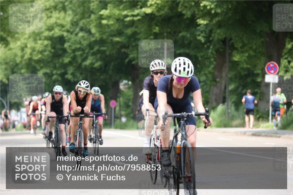 15.06.2025 - 7 Türme Triathlon Yannick Fuchs http://msf.ph/oto/7958853 15.06.2025 13:46:46 Radfahren 735, 752, 788, 888, 957, 968, 976, 1109, 1113 meine-sportfotos.de