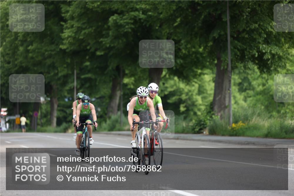 15.06.2025 - 7 Türme Triathlon Yannick Fuchs http://msf.ph/oto/7958862 15.06.2025 09:48:48 Radfahren 105, 106 meine-sportfotos.de