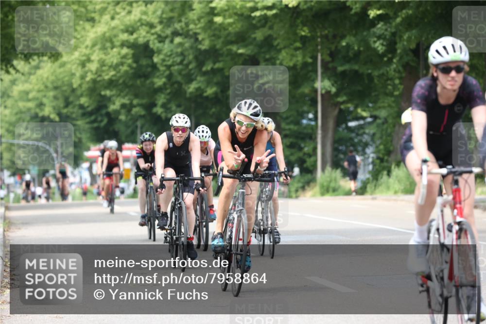 15.06.2025 - 7 Türme Triathlon Yannick Fuchs http://msf.ph/oto/7958864 15.06.2025 13:46:46 Radfahren 735, 752, 788, 888, 957, 968, 976, 1109, 1113 meine-sportfotos.de