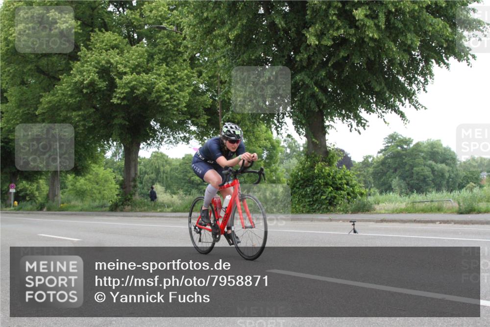 15.06.2025 - 7 Türme Triathlon Yannick Fuchs http://msf.ph/oto/7958871 15.06.2025 11:17:03 Radfahren  meine-sportfotos.de