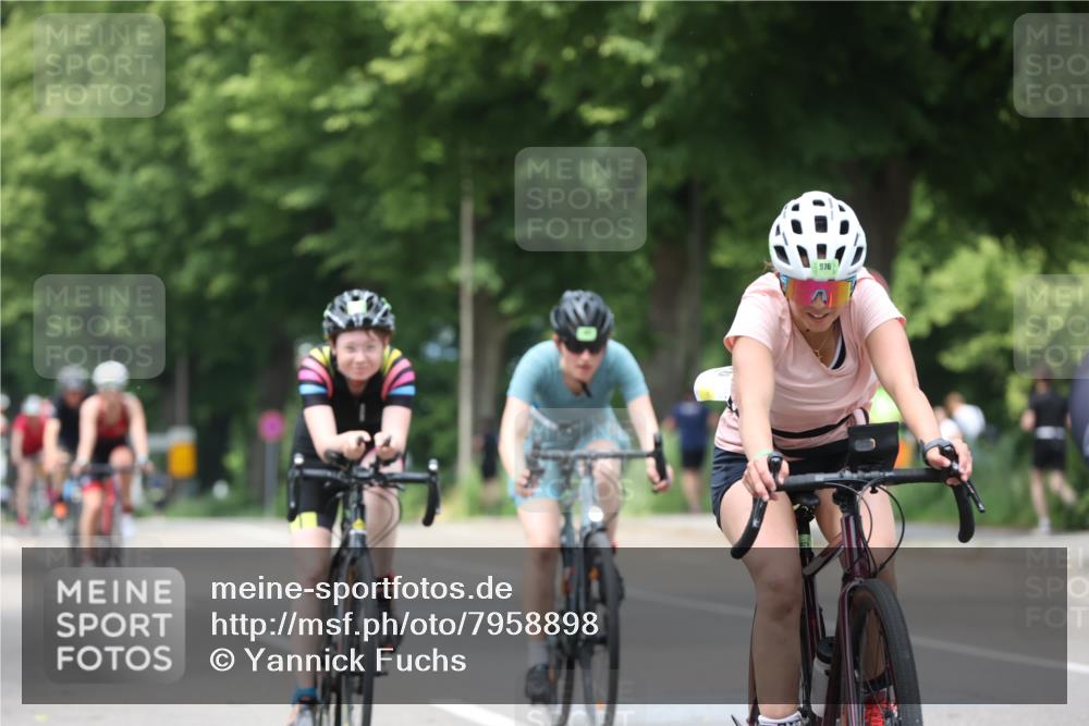 15.06.2025 - 7 Türme Triathlon Yannick Fuchs http://msf.ph/oto/7958898 15.06.2025 13:46:48 Radfahren 726, 735, 752, 788, 888, 957, 968, 976, 1109, 1113 meine-sportfotos.de