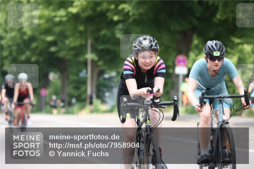 15.06.2025 - 7 Türme Triathlon Yannick Fuchs http://msf.ph/oto/7958904 15.06.2025 13:46:49 Radfahren 581, 726, 735, 752, 788, 888, 957, 968, 976, 1109, 1113 meine-sportfotos.de