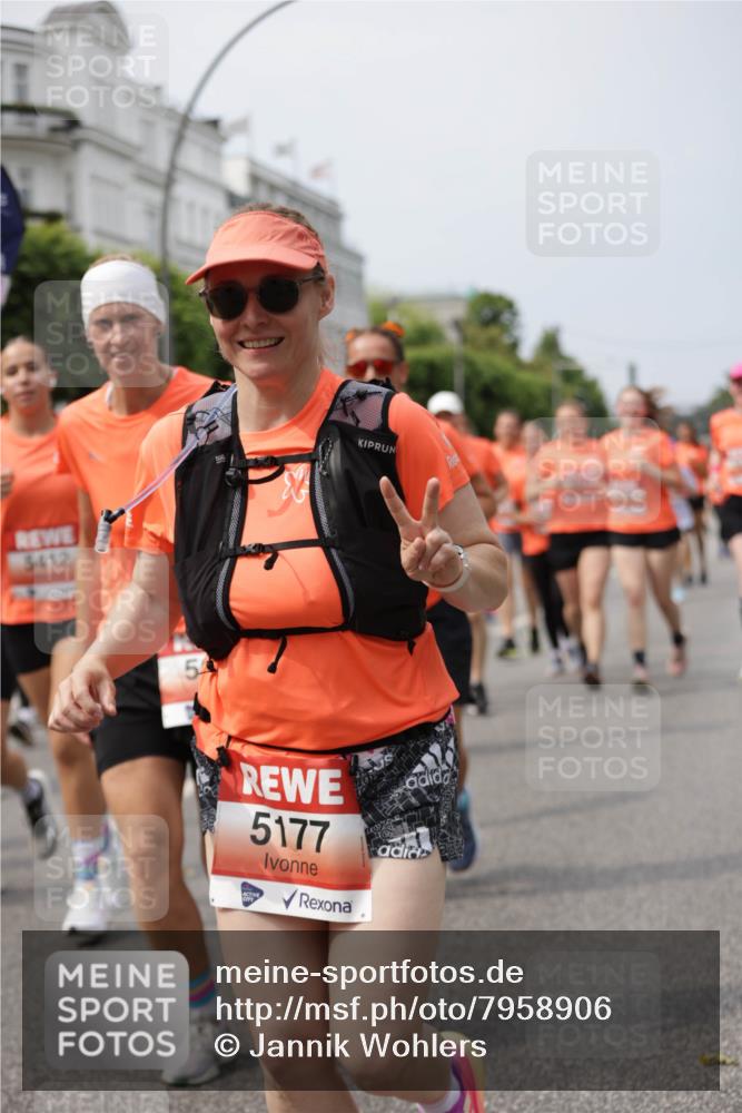 15.06.2025 - REWE Women's Run Jannik Wohlers http://msf.ph/oto/7958906 15.06.2025 09:44:41 Laufen 5412, 54, 5177 meine-sportfotos.de
