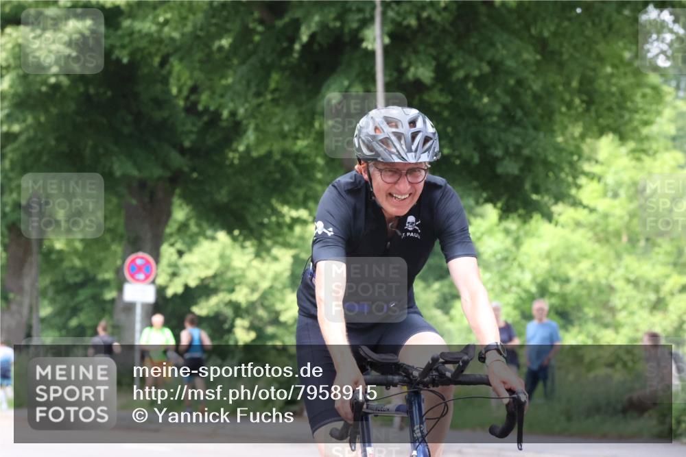 15.06.2025 - 7 Türme Triathlon Yannick Fuchs http://msf.ph/oto/7958915 15.06.2025 13:46:52 Radfahren 581, 726, 735, 888, 929, 957, 976, 1113 meine-sportfotos.de