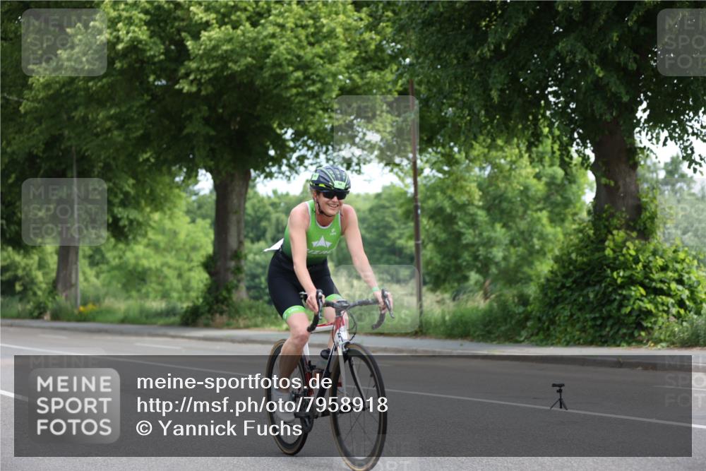 15.06.2025 - 7 Türme Triathlon Yannick Fuchs http://msf.ph/oto/7958918 15.06.2025 09:48:50 Radfahren 105, 106 meine-sportfotos.de