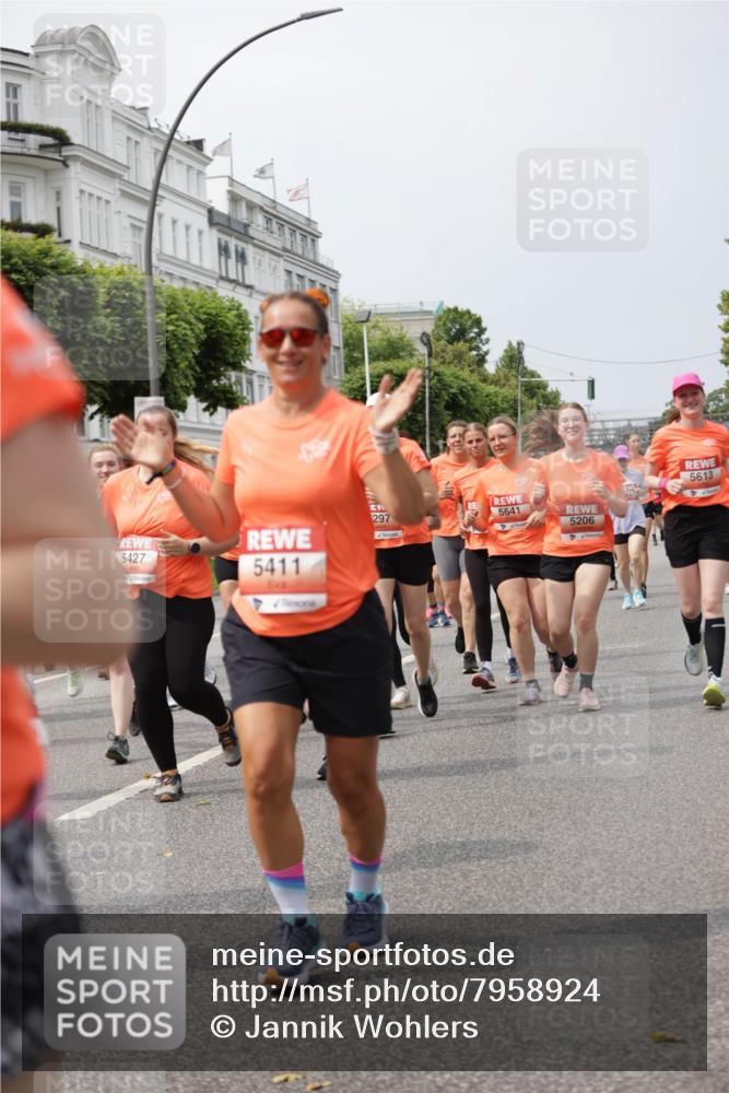 15.06.2025 - REWE Women's Run Jannik Wohlers http://msf.ph/oto/7958924 15.06.2025 09:44:41 Laufen 5427, 5411, 297, 5613, 5641, 5206 meine-sportfotos.de