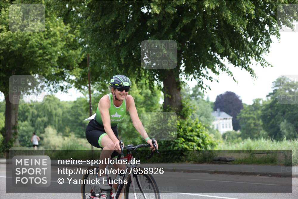 15.06.2025 - 7 Türme Triathlon Yannick Fuchs http://msf.ph/oto/7958926 15.06.2025 09:48:50 Radfahren 105, 106 meine-sportfotos.de