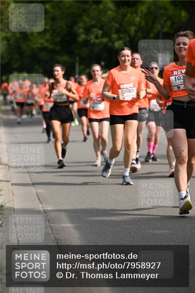 15.06.2025 - REWE Women's Run Dr. Thomas Lammeyer http://msf.ph/oto/7958927 15.06.2025 09:48:40 Laufen 10023, 103 meine-sportfotos.de