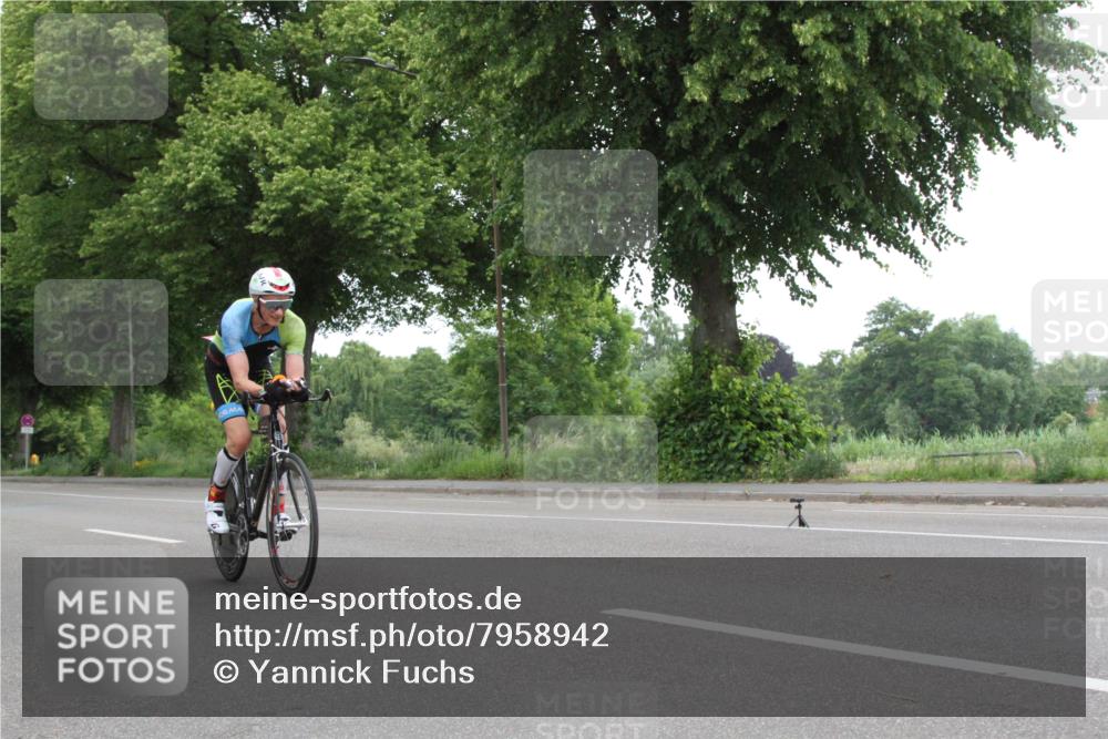15.06.2025 - 7 Türme Triathlon Yannick Fuchs http://msf.ph/oto/7958942 15.06.2025 11:18:05 Radfahren  meine-sportfotos.de