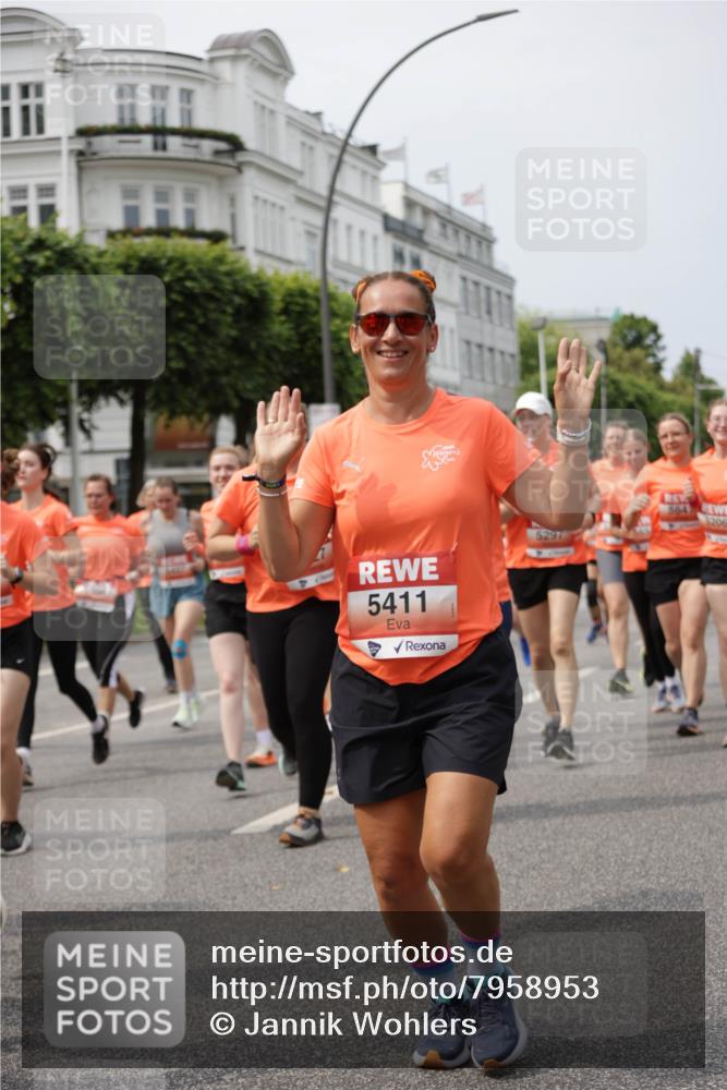 15.06.2025 - REWE Women's Run Jannik Wohlers http://msf.ph/oto/7958953 15.06.2025 09:44:42 Laufen 5411, 5297, 564, 3206 meine-sportfotos.de