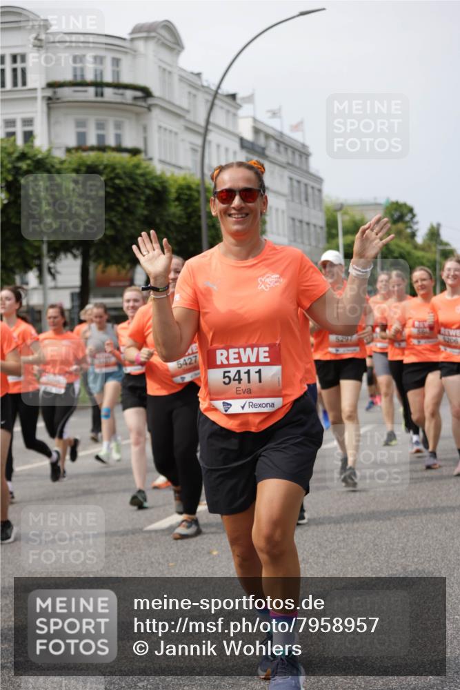 15.06.2025 - REWE Women's Run Jannik Wohlers http://msf.ph/oto/7958957 15.06.2025 09:44:42 Laufen 5427, 5411, 56, 5297, 5206 meine-sportfotos.de