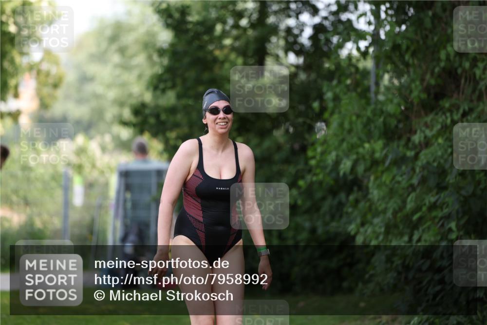 15.06.2025 - 7 Türme Triathlon Michael Strokosch http://msf.ph/oto/7958992 15.06.2025 12:43:19 Schwimmen 636 meine-sportfotos.de