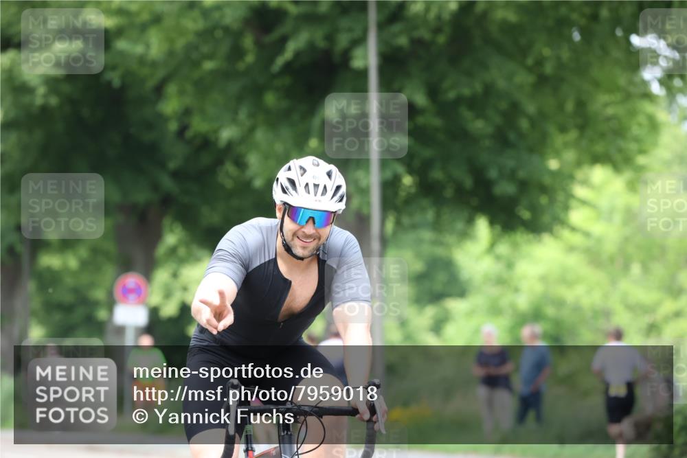 15.06.2025 - 7 Türme Triathlon Yannick Fuchs http://msf.ph/oto/7959018 15.06.2025 13:47:02 Radfahren 474, 929 meine-sportfotos.de