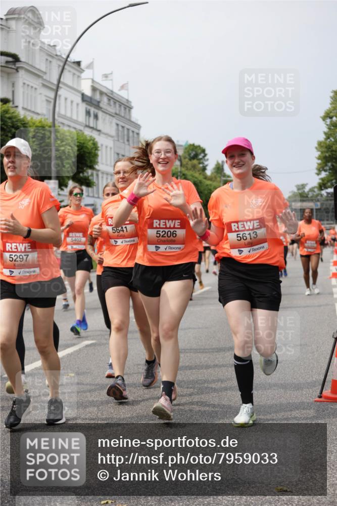 15.06.2025 - REWE Women's Run Jannik Wohlers http://msf.ph/oto/7959033 15.06.2025 09:44:43 Laufen 5402, 5297, 5641, 5206, 5613 meine-sportfotos.de