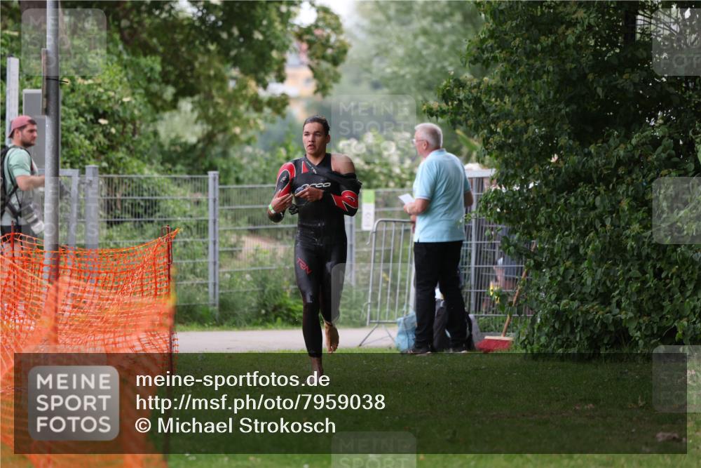 15.06.2025 - 7 Türme Triathlon Michael Strokosch http://msf.ph/oto/7959038 15.06.2025 12:05:30 Schwimmen 652 meine-sportfotos.de