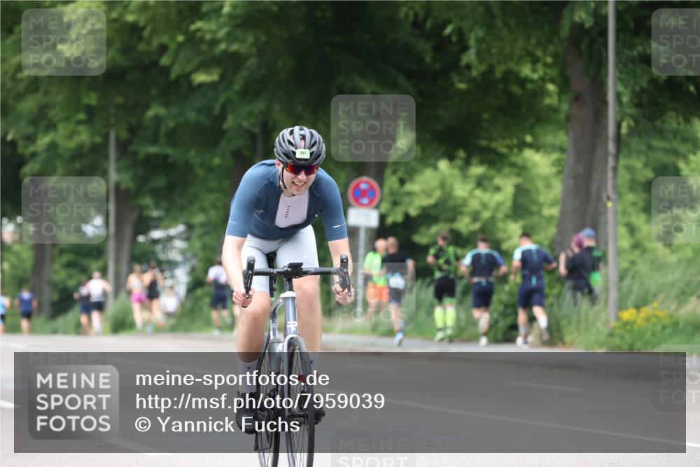 15.06.2025 - 7 Türme Triathlon Yannick Fuchs http://msf.ph/oto/7959039 15.06.2025 13:47:13 Radfahren 487 meine-sportfotos.de