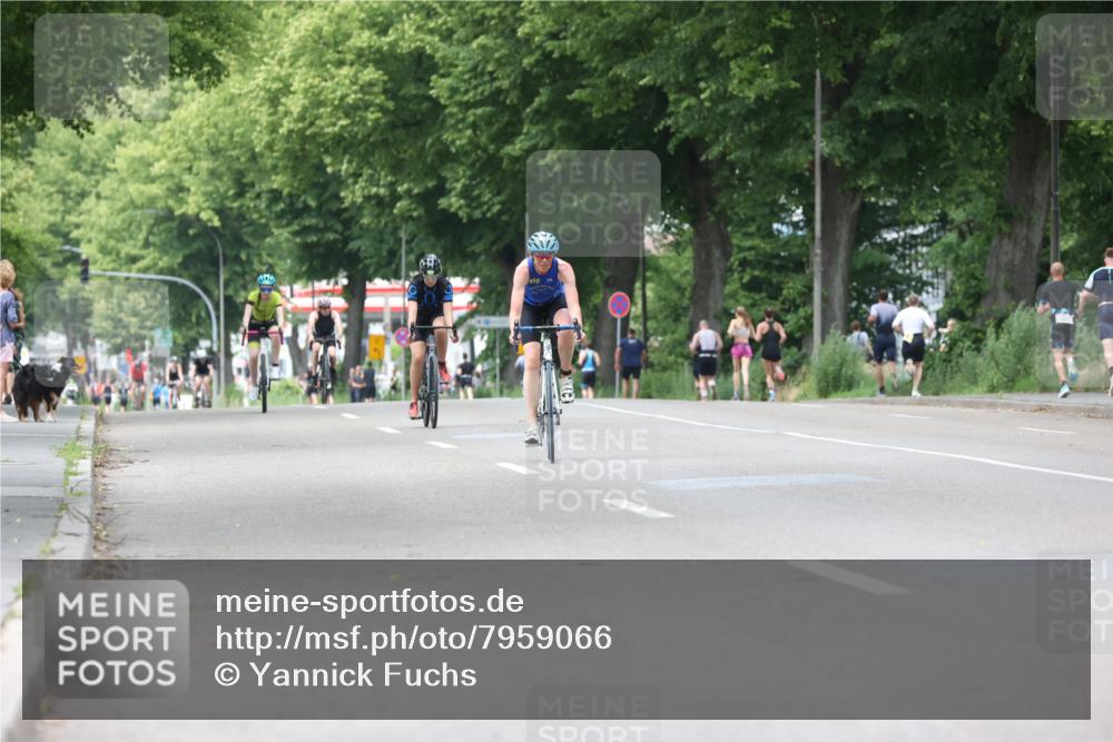 15.06.2025 - 7 Türme Triathlon Yannick Fuchs http://msf.ph/oto/7959066 15.06.2025 13:47:18 Radfahren 931, 1174 meine-sportfotos.de
