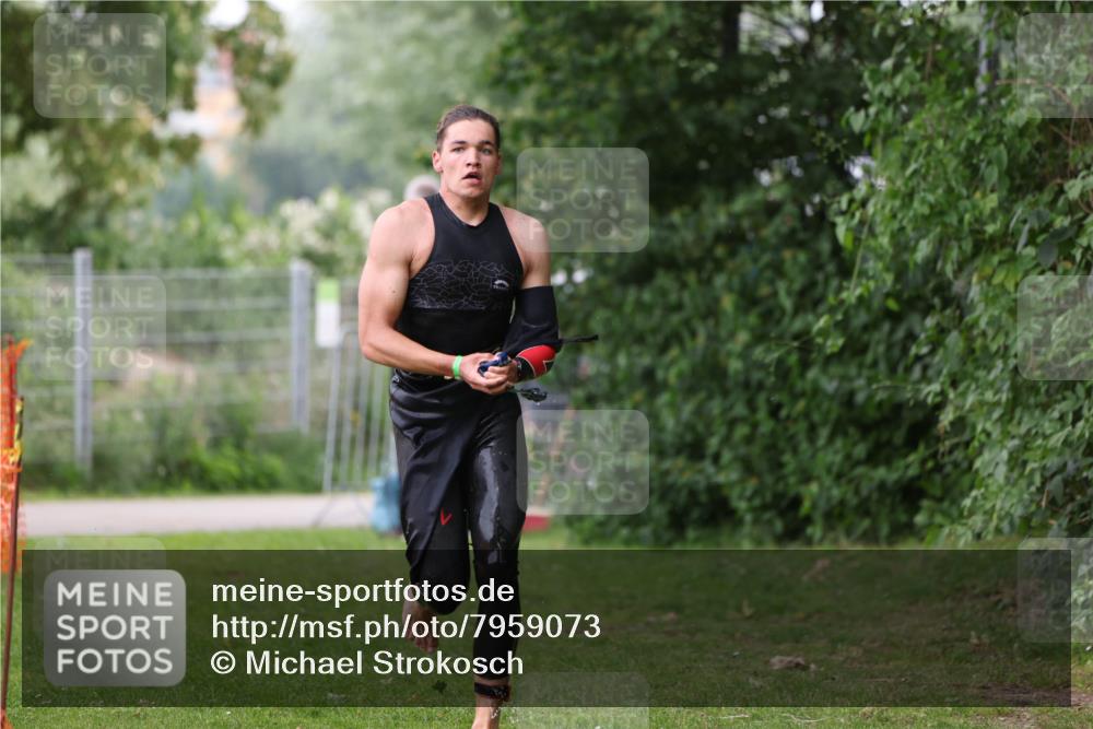 15.06.2025 - 7 Türme Triathlon Michael Strokosch http://msf.ph/oto/7959073 15.06.2025 12:05:33 Schwimmen 652 meine-sportfotos.de