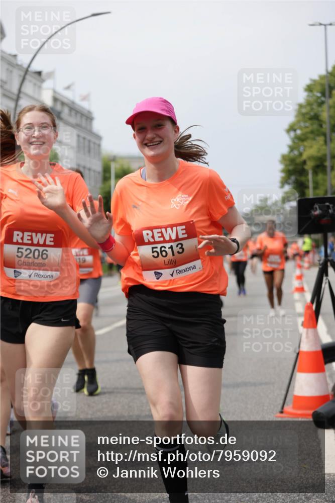 15.06.2025 - REWE Women's Run Jannik Wohlers http://msf.ph/oto/7959092 15.06.2025 09:44:44 Laufen 5206, 5613 meine-sportfotos.de