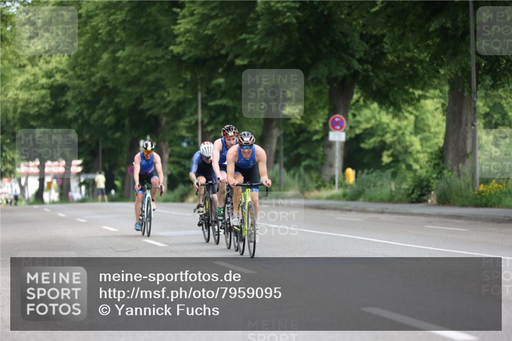 15.06.2025 - 7 Türme Triathlon Yannick Fuchs http://msf.ph/oto/7959095 15.06.2025 09:51:11 Radfahren 48, 49 meine-sportfotos.de