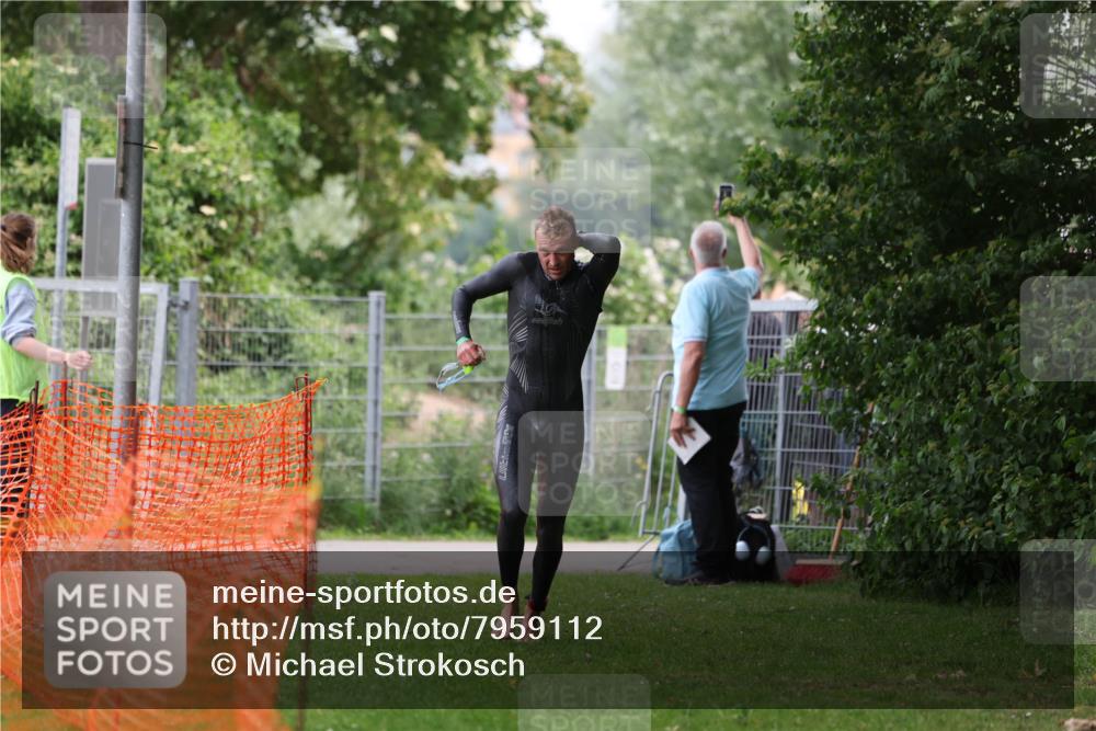 15.06.2025 - 7 Türme Triathlon Michael Strokosch http://msf.ph/oto/7959112 15.06.2025 12:07:30 Schwimmen 460, 618 meine-sportfotos.de