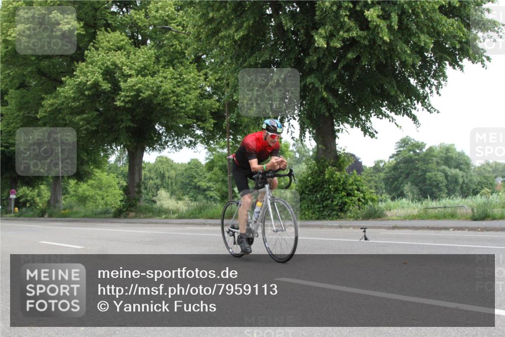 15.06.2025 - 7 Türme Triathlon Yannick Fuchs http://msf.ph/oto/7959113 15.06.2025 11:25:09 Radfahren  meine-sportfotos.de