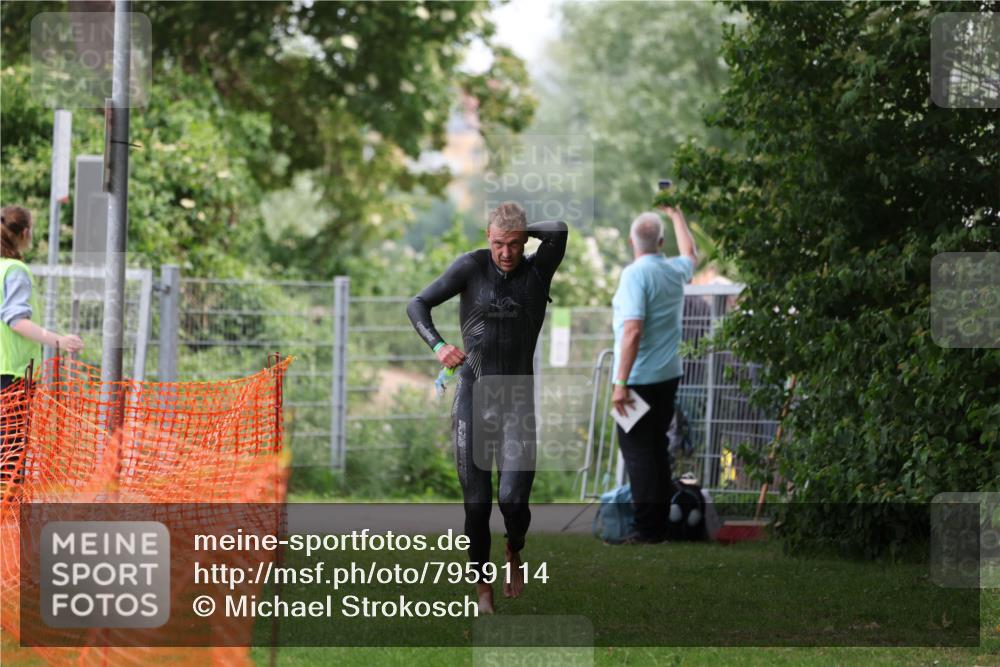 15.06.2025 - 7 Türme Triathlon Michael Strokosch http://msf.ph/oto/7959114 15.06.2025 12:07:30 Schwimmen 460, 618 meine-sportfotos.de