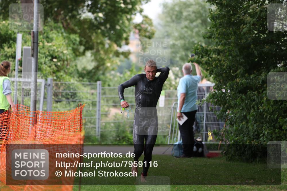 15.06.2025 - 7 Türme Triathlon Michael Strokosch http://msf.ph/oto/7959116 15.06.2025 12:07:31 Schwimmen 460, 618 meine-sportfotos.de