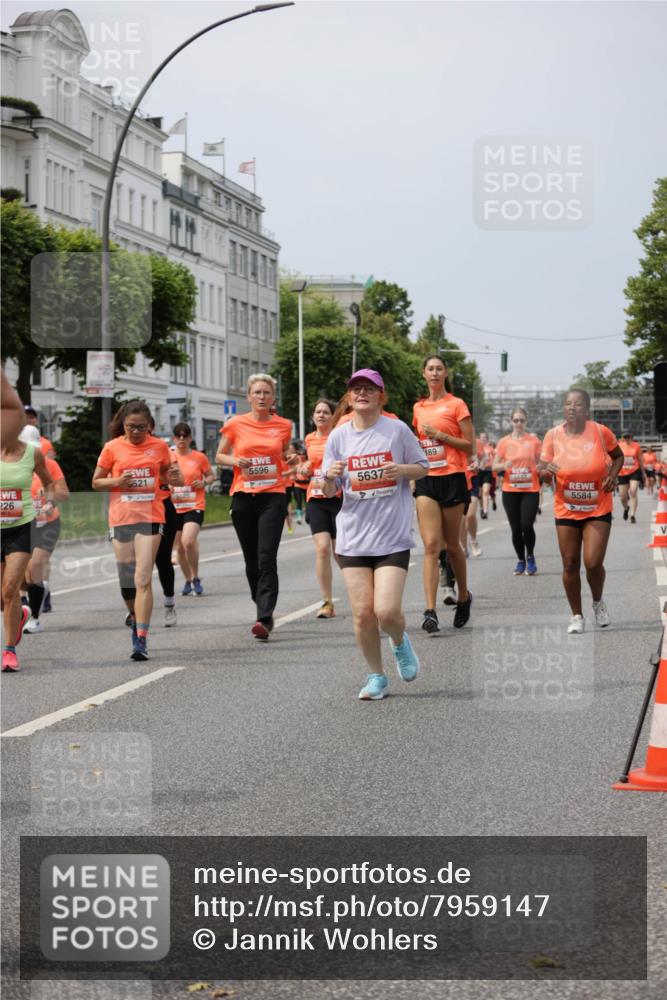 15.06.2025 - REWE Women's Run Jannik Wohlers http://msf.ph/oto/7959147 15.06.2025 09:44:45 Laufen 226, 521, 5596, 189, 5625, 5637, 6653, 5584 meine-sportfotos.de