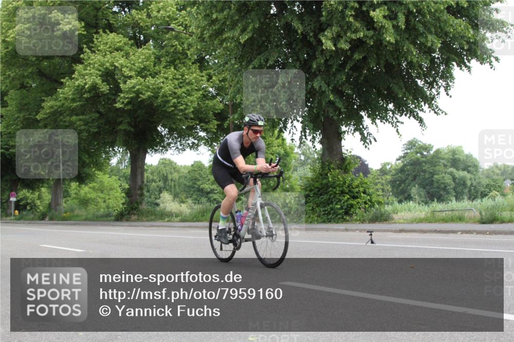 15.06.2025 - 7 Türme Triathlon Yannick Fuchs http://msf.ph/oto/7959160 15.06.2025 11:26:36 Radfahren  meine-sportfotos.de