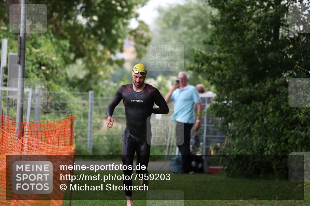 15.06.2025 - 7 Türme Triathlon Michael Strokosch http://msf.ph/oto/7959203 15.06.2025 12:07:39 Schwimmen 460, 618 meine-sportfotos.de