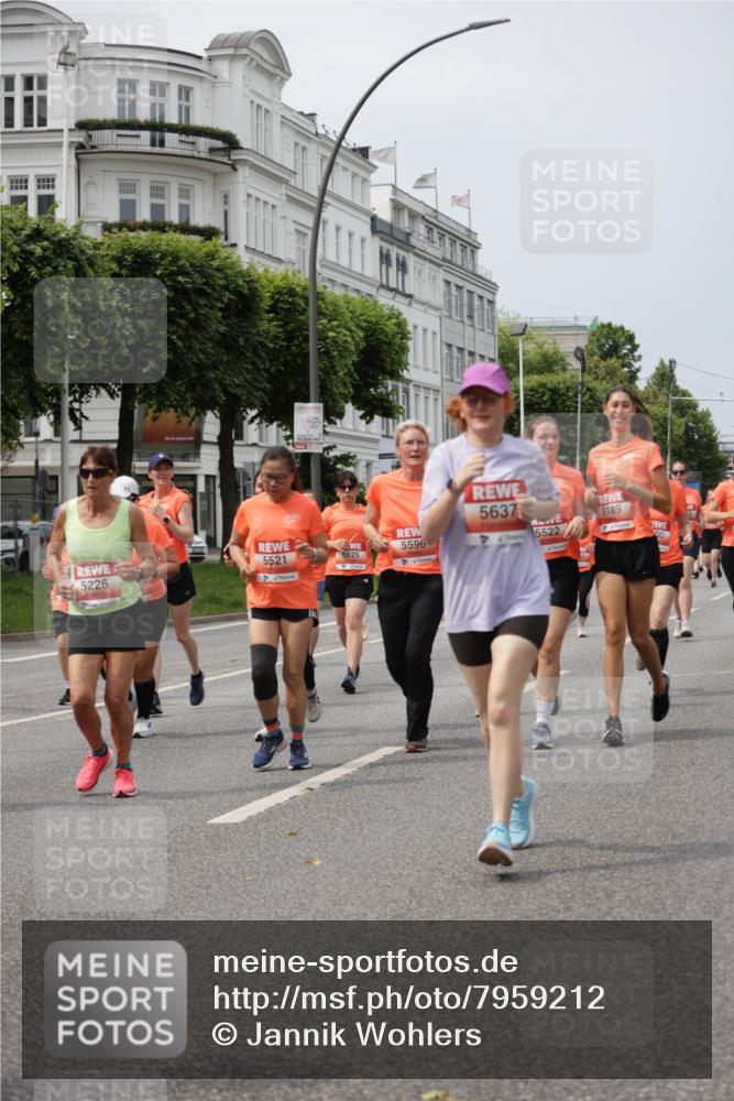 15.06.2025 - REWE Women's Run Jannik Wohlers http://msf.ph/oto/7959212 15.06.2025 09:44:46 Laufen 5596, 5637, 5522, 5521, 5625, 5226, 5189, 00 meine-sportfotos.de