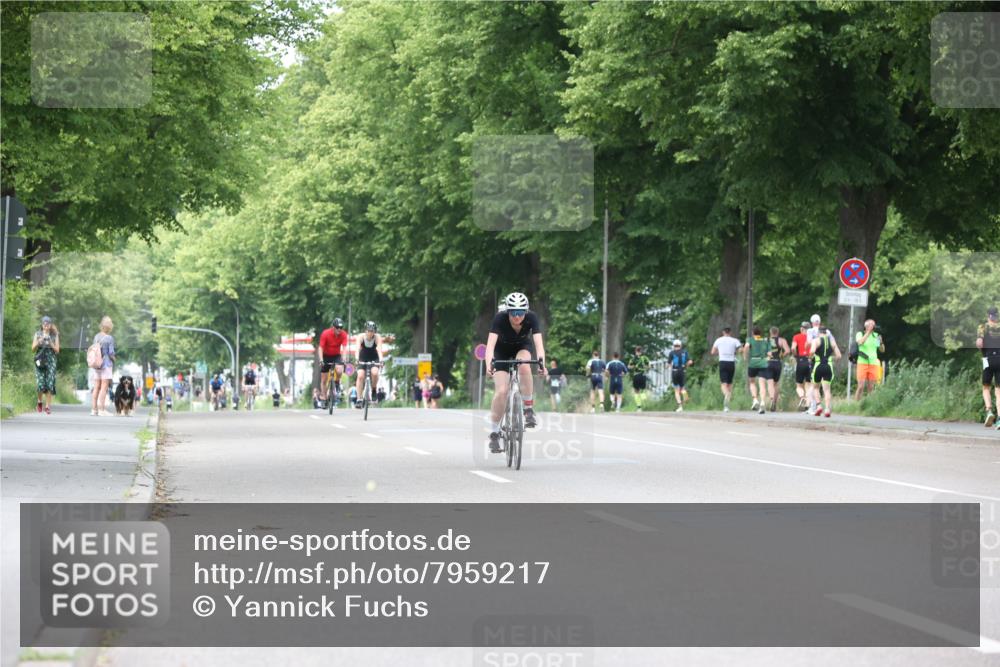 15.06.2025 - 7 Türme Triathlon Yannick Fuchs http://msf.ph/oto/7959217 15.06.2025 13:47:29 Radfahren 553, 785, 809 meine-sportfotos.de