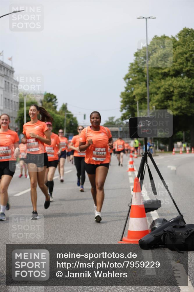 15.06.2025 - REWE Women's Run Jannik Wohlers http://msf.ph/oto/7959229 15.06.2025 09:44:47 Laufen 5189, 5522, 5584 meine-sportfotos.de
