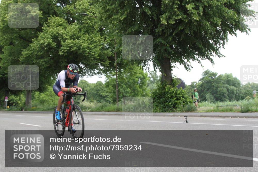 15.06.2025 - 7 Türme Triathlon Yannick Fuchs http://msf.ph/oto/7959234 15.06.2025 11:29:43 Radfahren  meine-sportfotos.de
