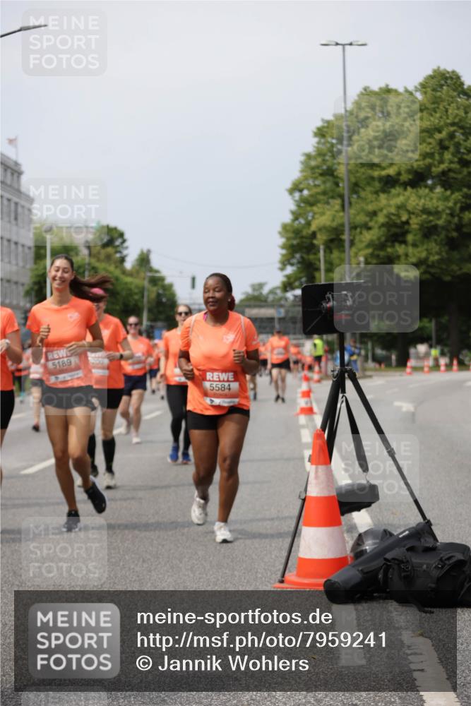 15.06.2025 - REWE Women's Run Jannik Wohlers http://msf.ph/oto/7959241 15.06.2025 09:44:47 Laufen 5189, 6200, 5584 meine-sportfotos.de