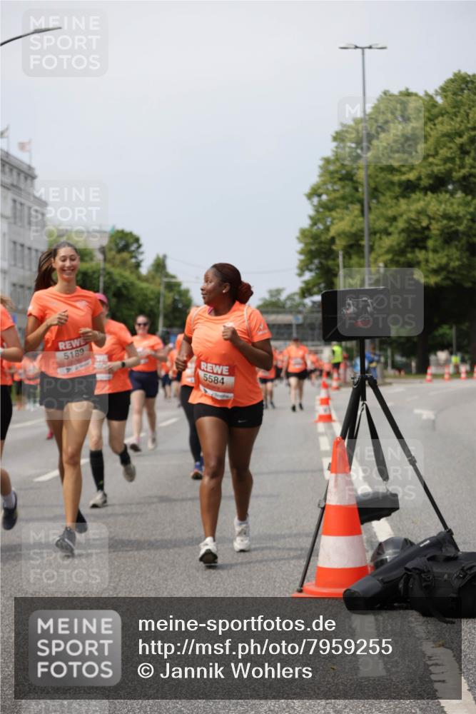 15.06.2025 - REWE Women's Run Jannik Wohlers http://msf.ph/oto/7959255 15.06.2025 09:44:47 Laufen 5189, 5584 meine-sportfotos.de
