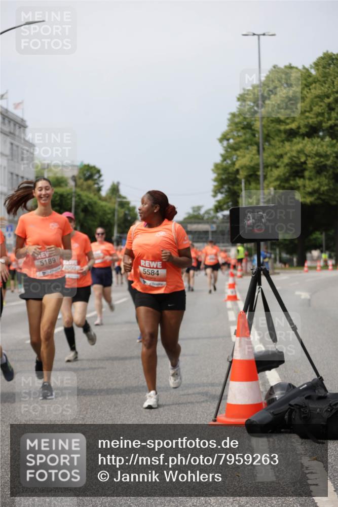 15.06.2025 - REWE Women's Run Jannik Wohlers http://msf.ph/oto/7959263 15.06.2025 09:44:48 Laufen 5189, 5200, 5584 meine-sportfotos.de