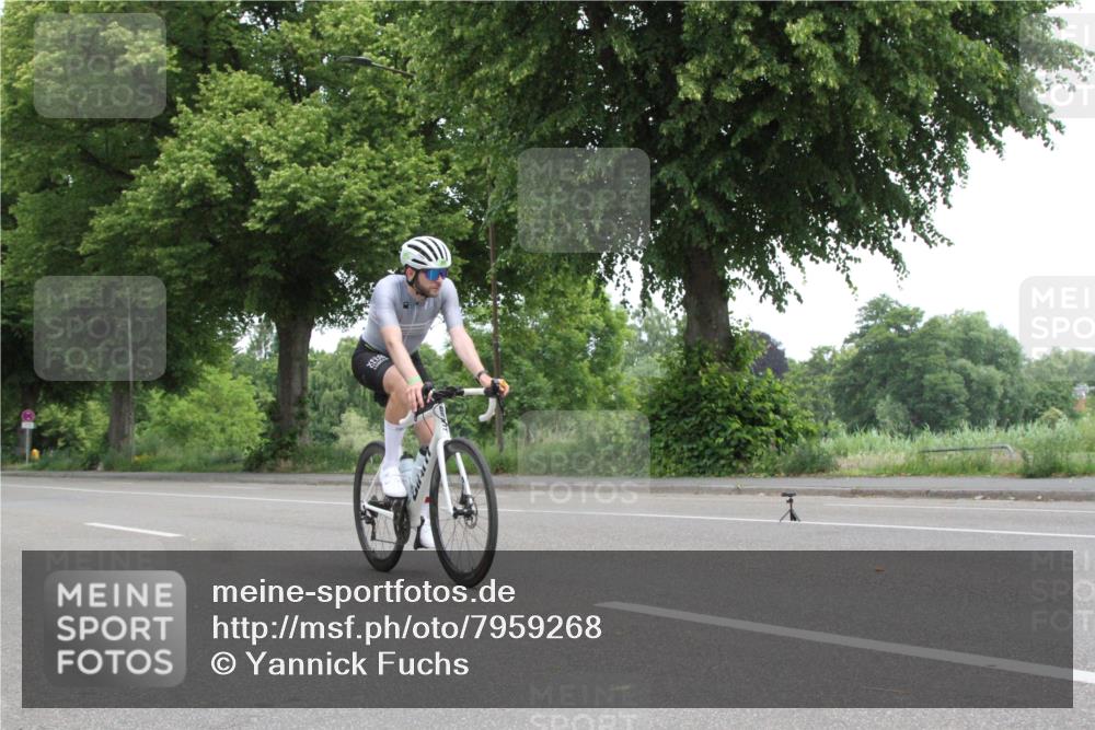 15.06.2025 - 7 Türme Triathlon Yannick Fuchs http://msf.ph/oto/7959268 15.06.2025 11:31:02 Radfahren  meine-sportfotos.de