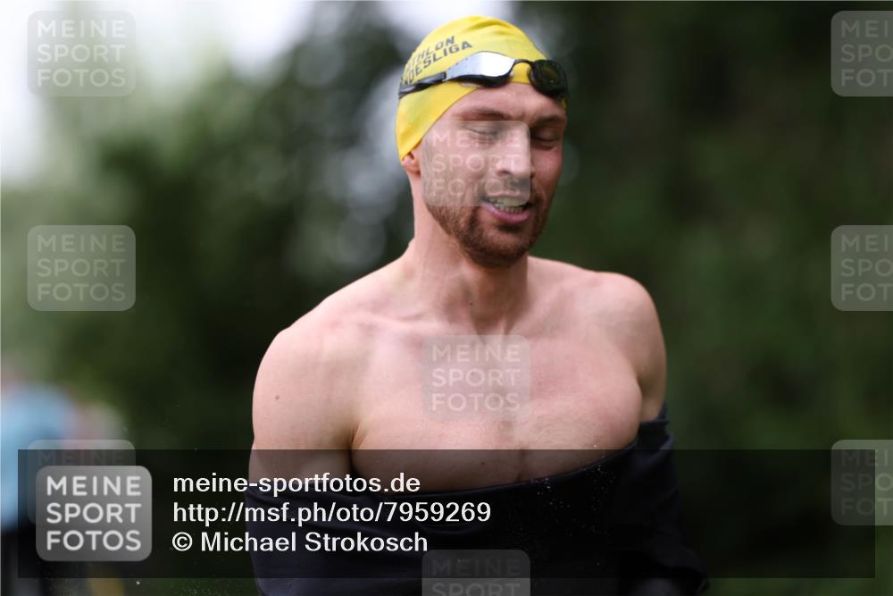 15.06.2025 - 7 Türme Triathlon Michael Strokosch http://msf.ph/oto/7959269 15.06.2025 12:07:43 Schwimmen 460, 618 meine-sportfotos.de