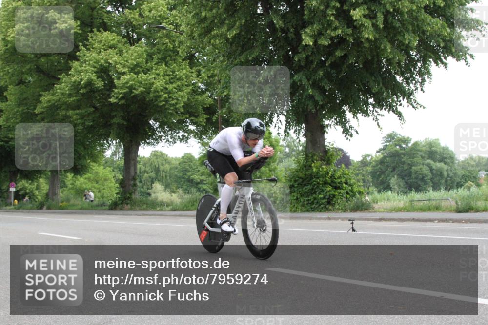 15.06.2025 - 7 Türme Triathlon Yannick Fuchs http://msf.ph/oto/7959274 15.06.2025 11:32:28 Radfahren  meine-sportfotos.de