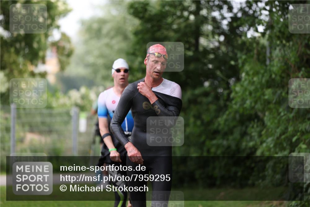 15.06.2025 - 7 Türme Triathlon Michael Strokosch http://msf.ph/oto/7959295 15.06.2025 12:09:01 Schwimmen 465, 505 meine-sportfotos.de