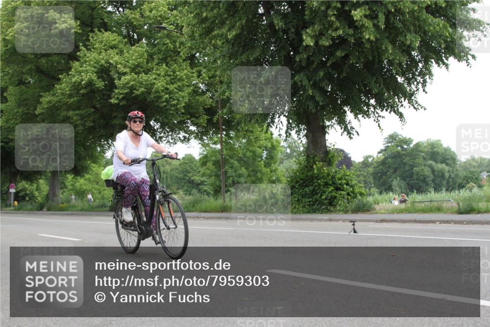 15.06.2025 - 7 Türme Triathlon Yannick Fuchs http://msf.ph/oto/7959303 15.06.2025 11:33:31 Radfahren  meine-sportfotos.de
