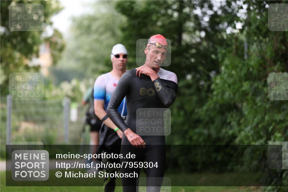 15.06.2025 - 7 Türme Triathlon Michael Strokosch http://msf.ph/oto/7959304 15.06.2025 12:09:01 Schwimmen 465, 505 meine-sportfotos.de