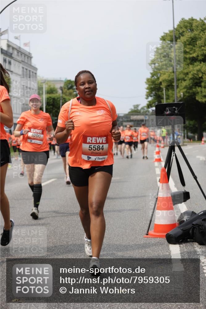 15.06.2025 - REWE Women's Run Jannik Wohlers http://msf.ph/oto/7959305 15.06.2025 09:44:49 Laufen 5200, 5584 meine-sportfotos.de